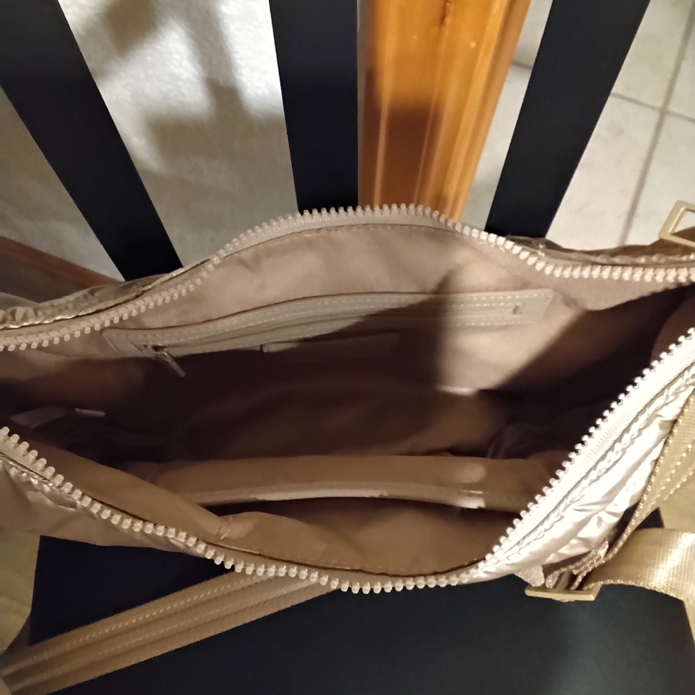 NWT Stylish Chevron Quilted Sling Taupe* - Picture 5 of 5